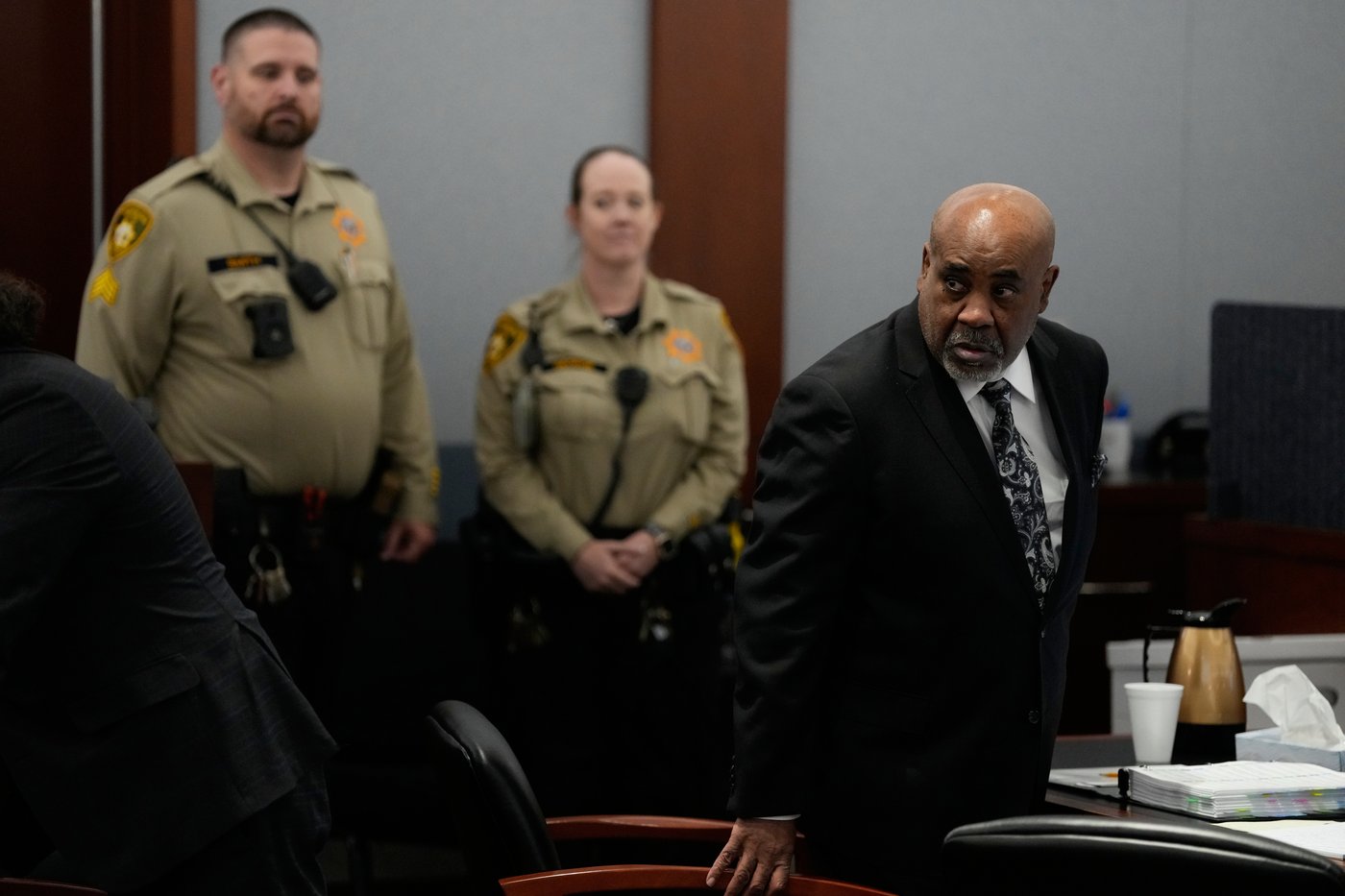 Some Tupac Shakur family members step out of courtroom while others stay to face autopsy photos | iNFOnews.ca