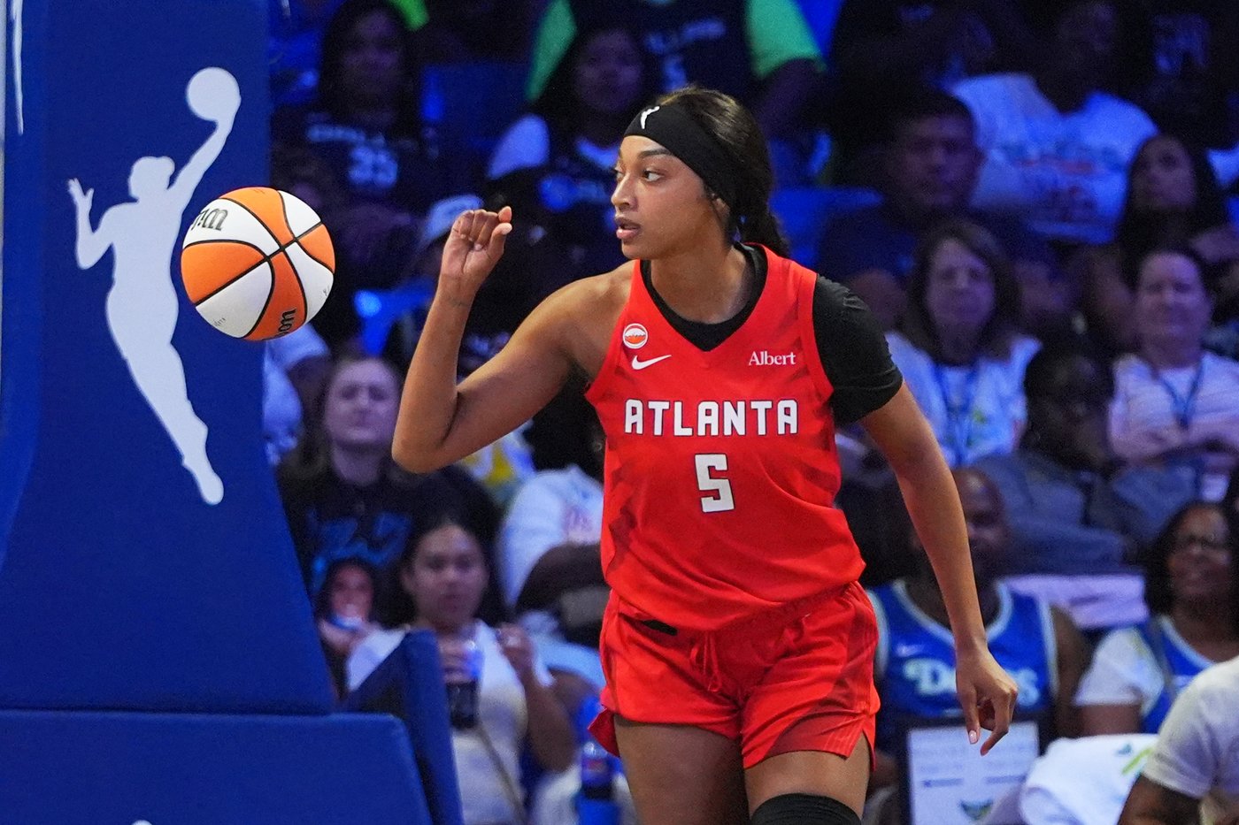 Angel Reese breaks WNBA record with 26 rebounds against Sparks, sets single-season record as well | iNFOnews.ca