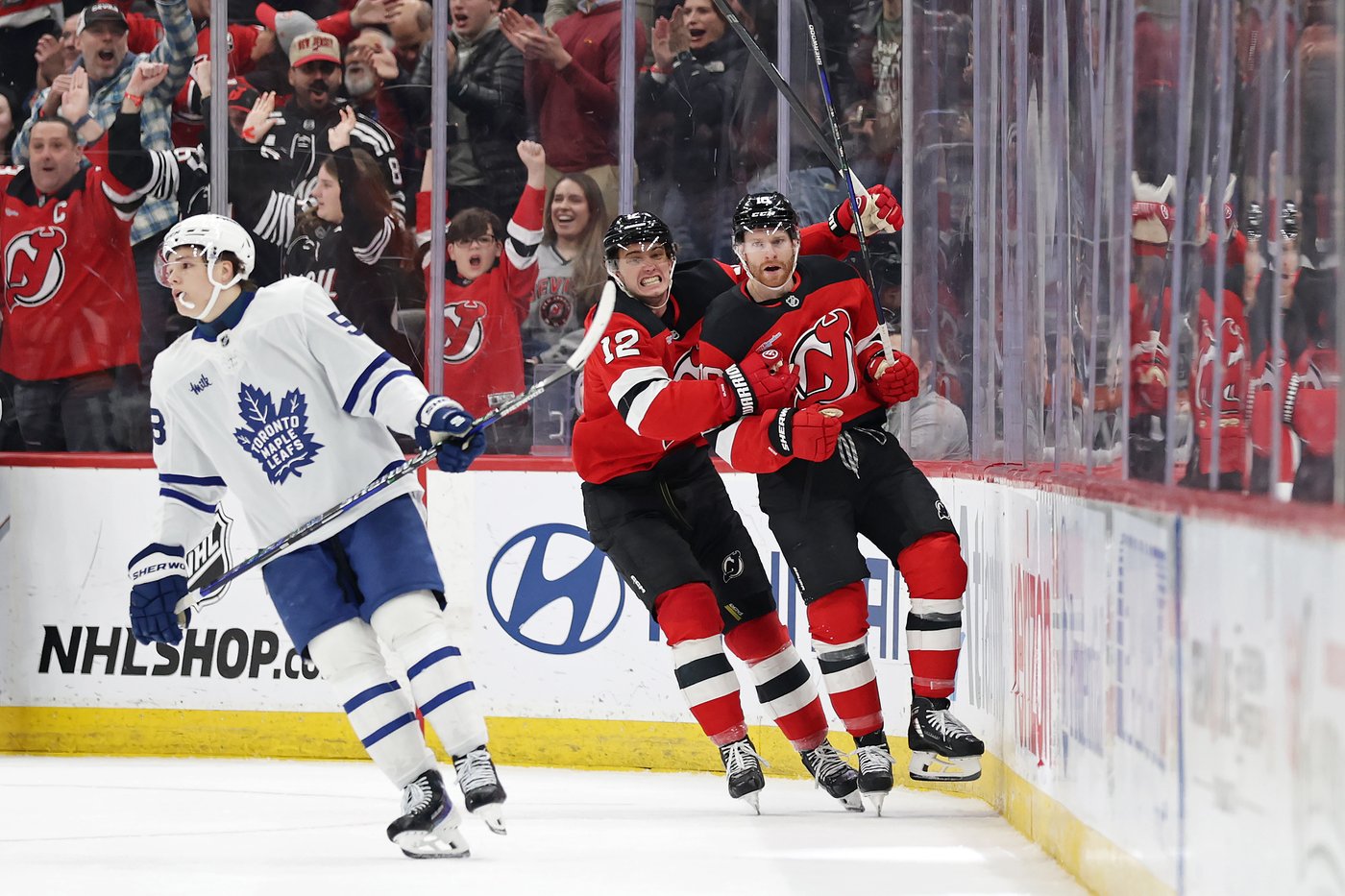 Cotter and Bratt score in shootout after Brown forces OT in Devils' 4-3 win over Maple Leafs | iNFOnews.ca