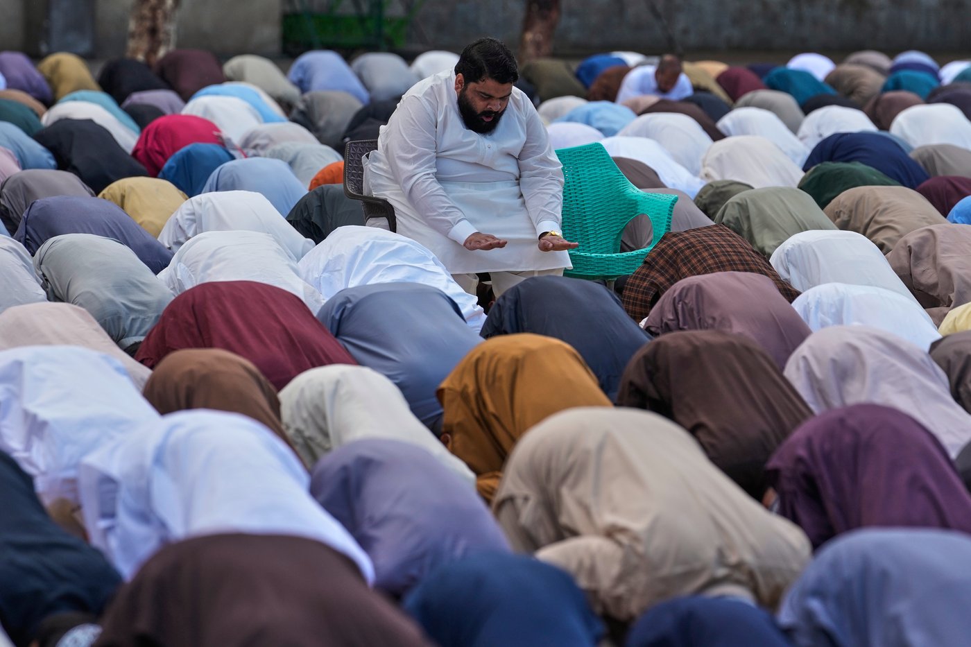 Muslims around the world celebrate Eid al-Adha, in photos | iNFOnews.ca