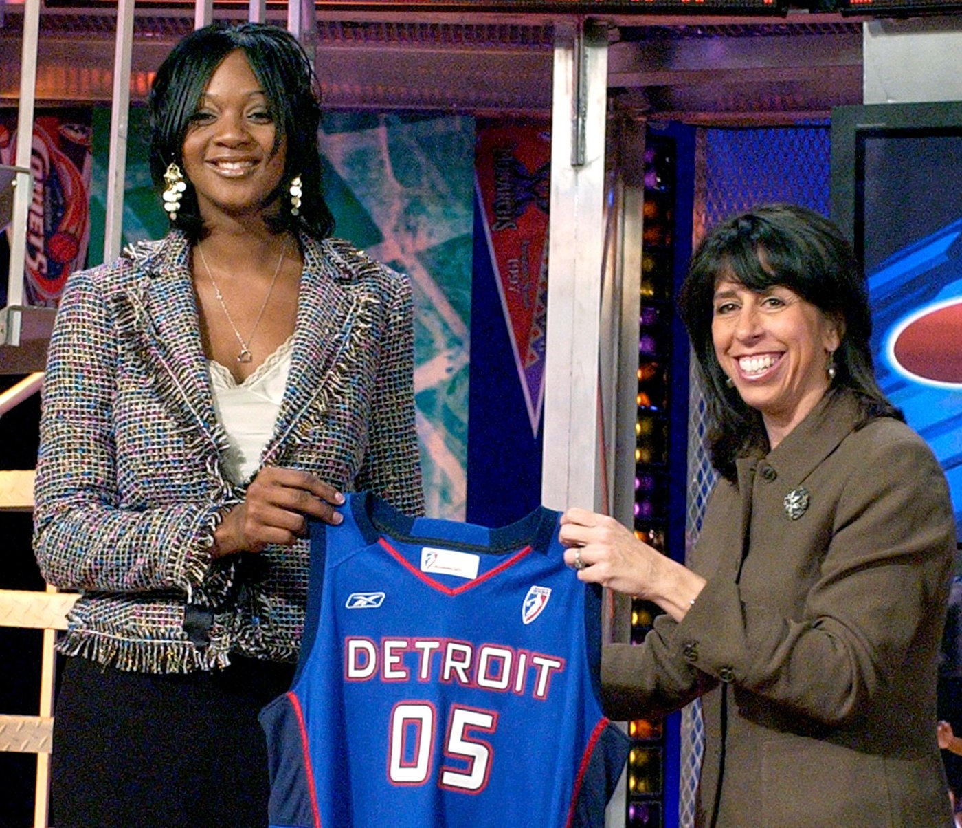 2-time WNBA champion Kara Braxton dies at 43 after being in a car crash | iNFOnews.ca