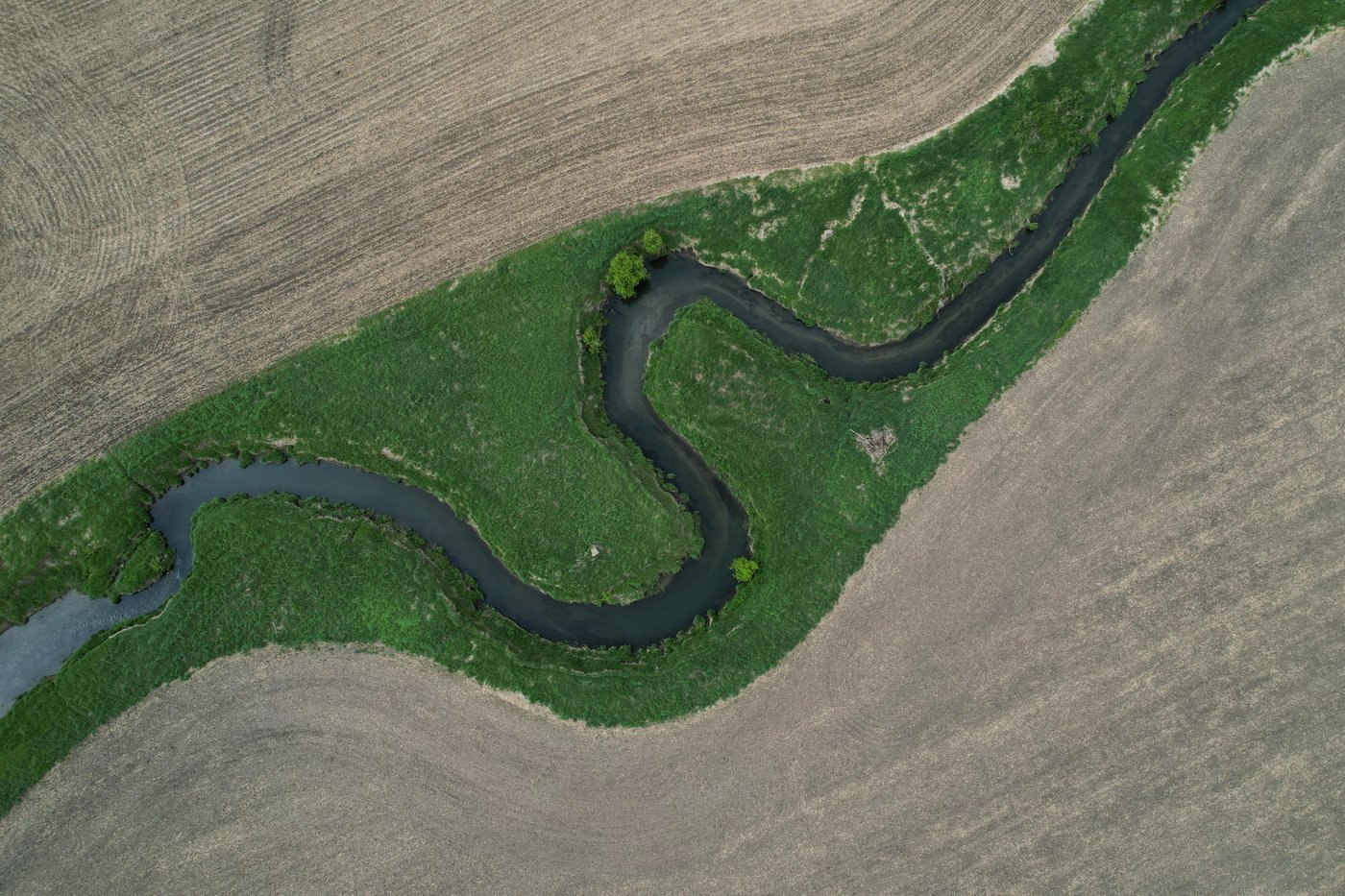 In Iowa, water pollution is a health threat that also disrupts summer fun | iNFOnews.ca
