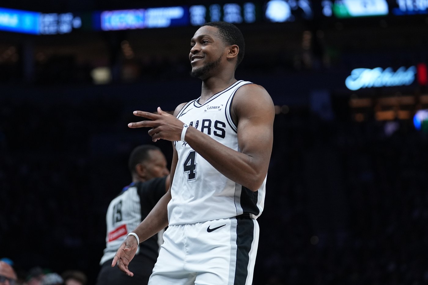 Spurs' Fox out of Game 2 against Thunder with ankle issue, then Harper leaves with leg injury | iNFOnews.ca