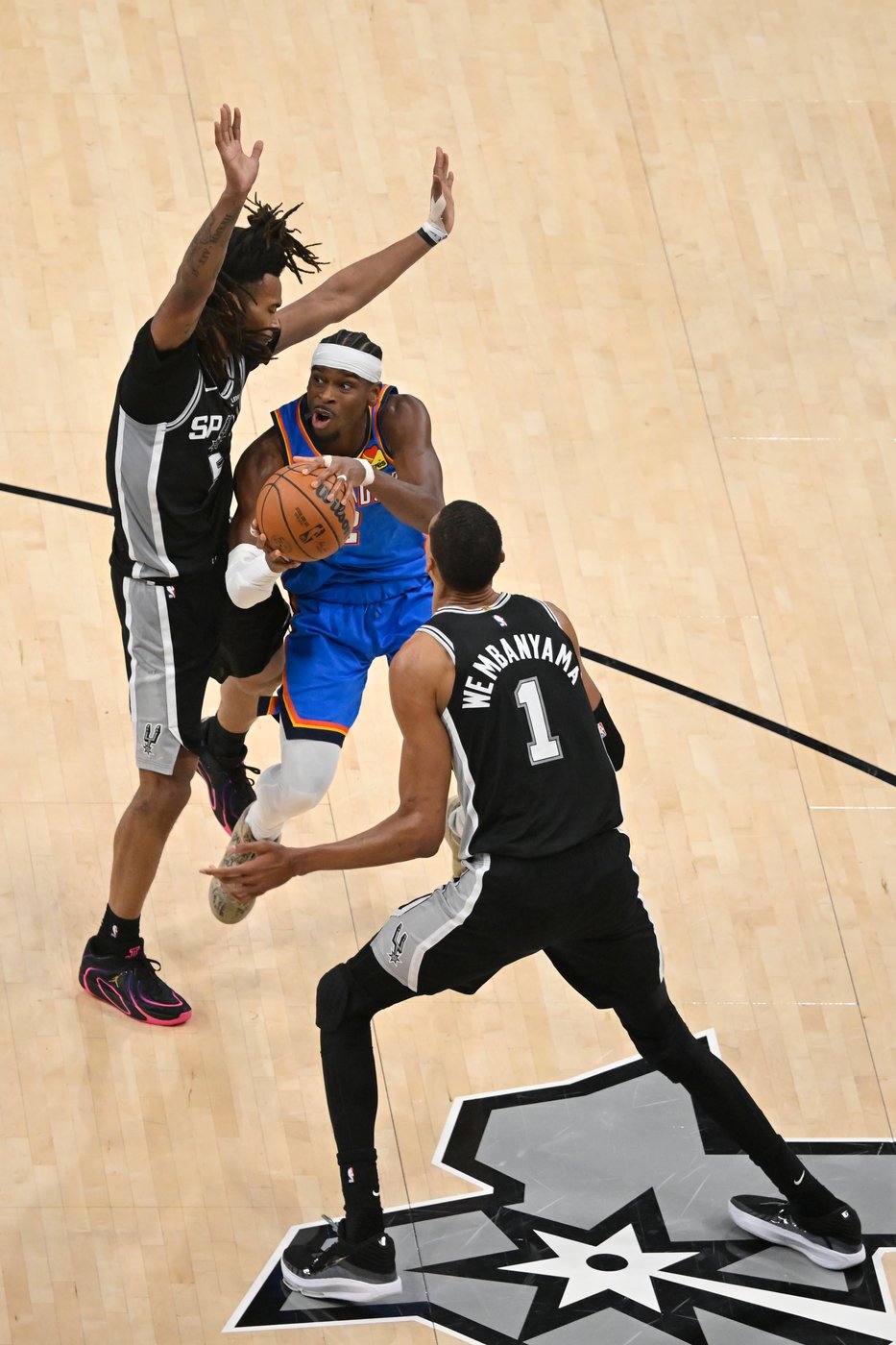 Spurs seeking answers to Thunder's dominance when Wembanyama rests as series heads to Game 4 | iNFOnews.ca