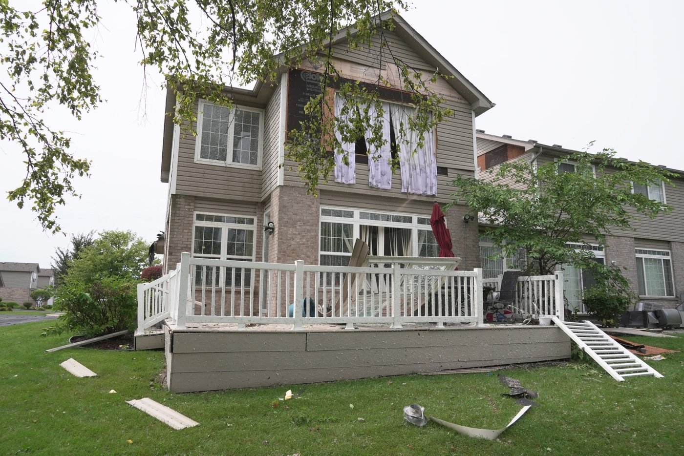 Deaths, damage reported as severe weather spawns tornadoes, flash flooding in the Midwest | iNFOnews.ca