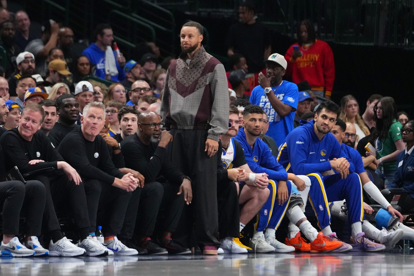 Stephen Curry returns to full-squad scrimmaging with Warriors to test injured right knee | iNFOnews.ca