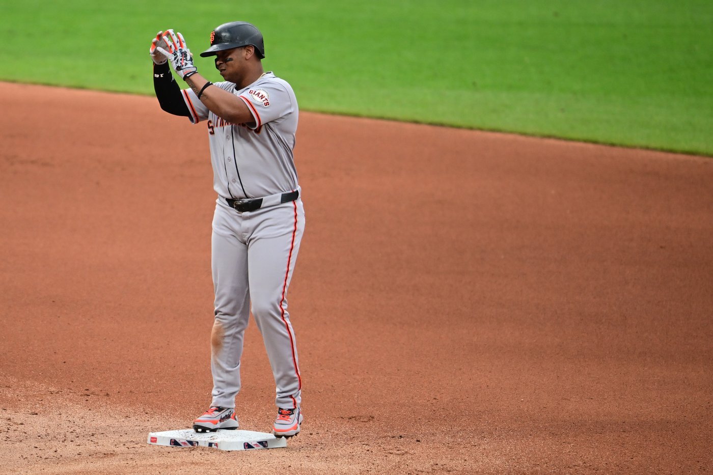 Rafael Devers returns to Fenway, but not interested in revisiting icy end to Red Sox tenure | iNFOnews.ca