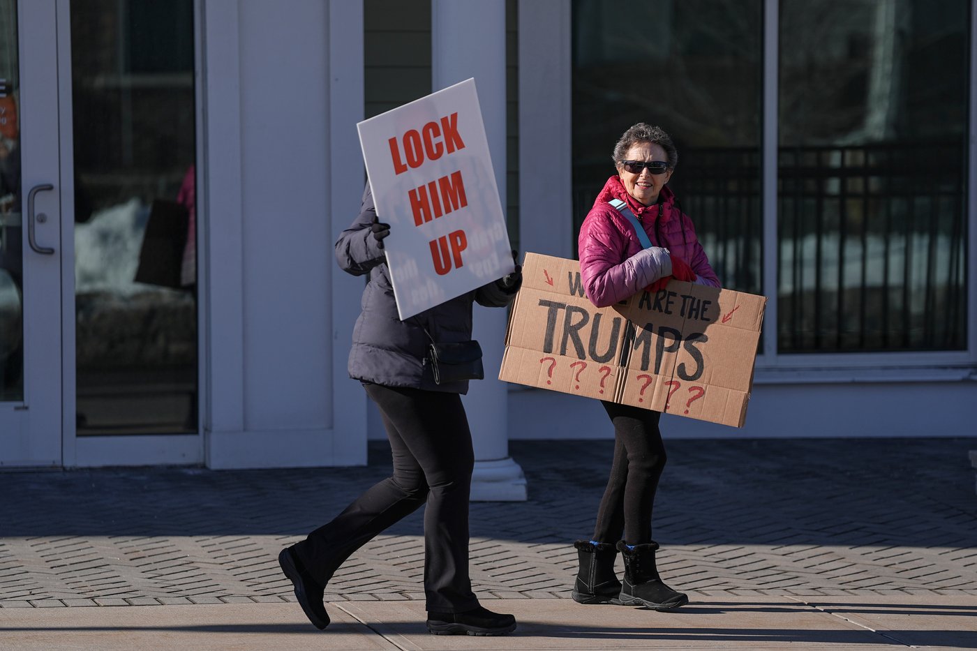 Bill Clinton says he 'did nothing wrong' with Epstein as he faced grilling over their relationship | iNFOnews.ca