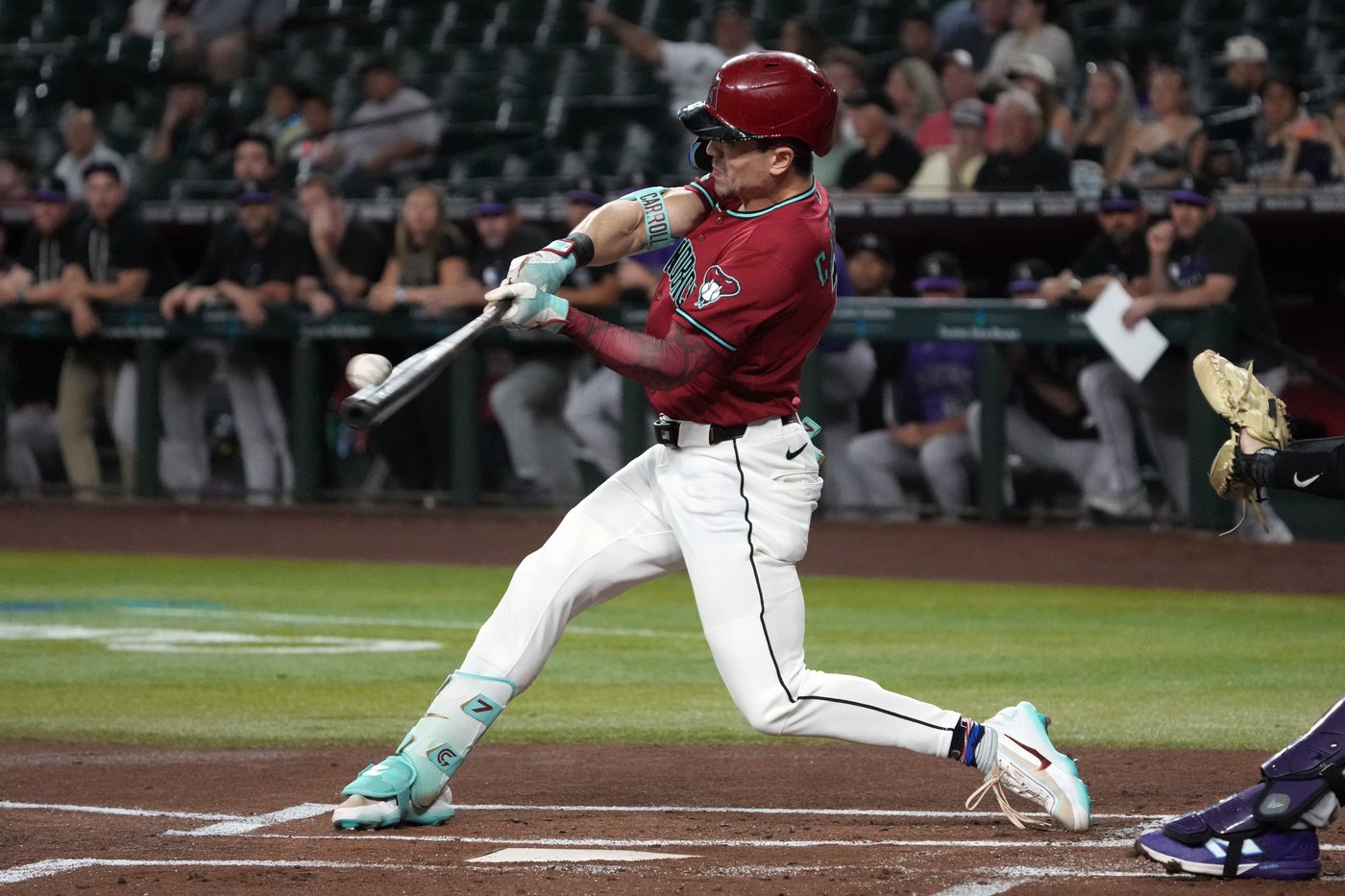 Karros hits 2-run homer before leaving after collision, Rockies rally past Diamondbacks for 3-2 win | iNFOnews.ca Karros hits 2-run homer before leaving after collision, Rockies rally past Diamondbacks for 3-2 win | iNFOnews.ca