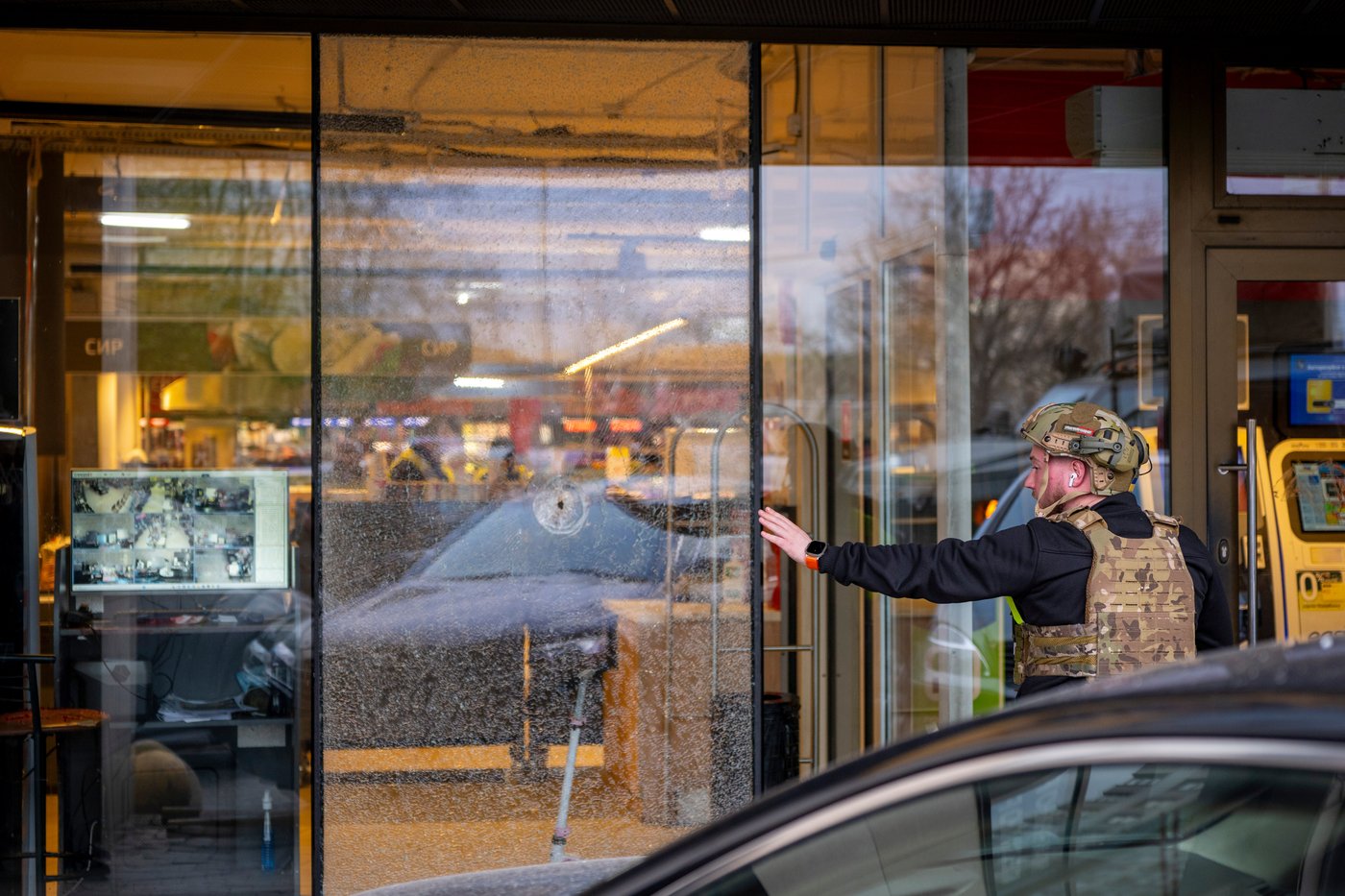 A mass shooting in Ukraine's capital leaves 6 dead before police shot and killed the gunman | iNFOnews.ca