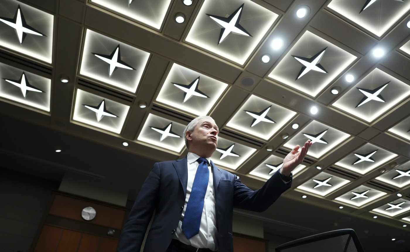 Champagne stands his ground after budget watchdog questions fiscal anchor | iNFOnews.ca