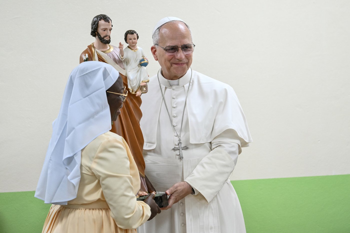 Pope demands the 'chains of corruption' be broken during visit to Cameroon | iNFOnews.ca