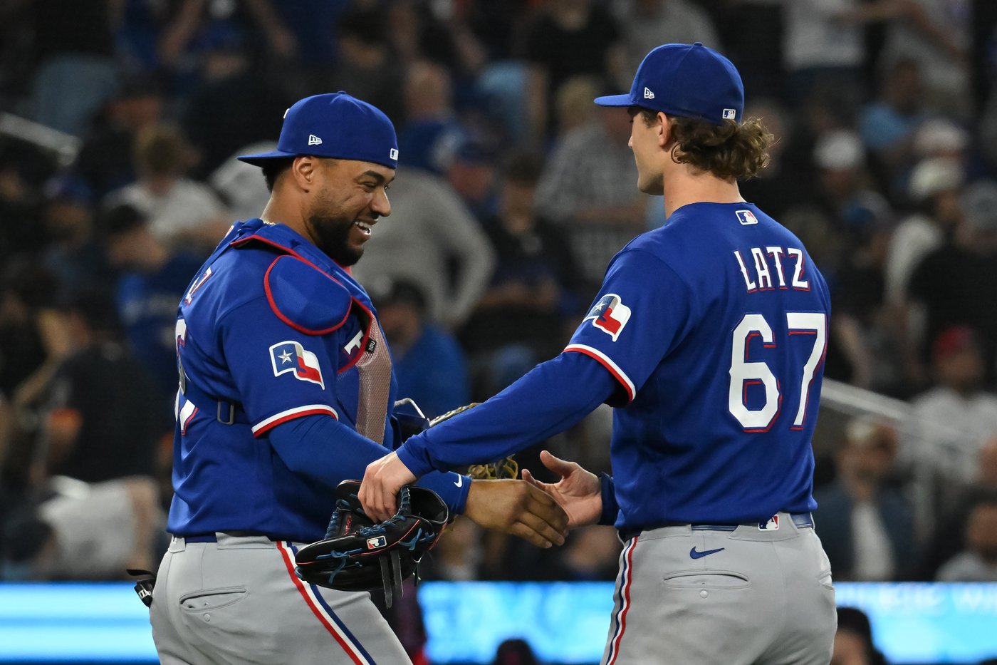 Jays lose fourth straight with 5-4 setback to Rangers | iNFOnews.ca