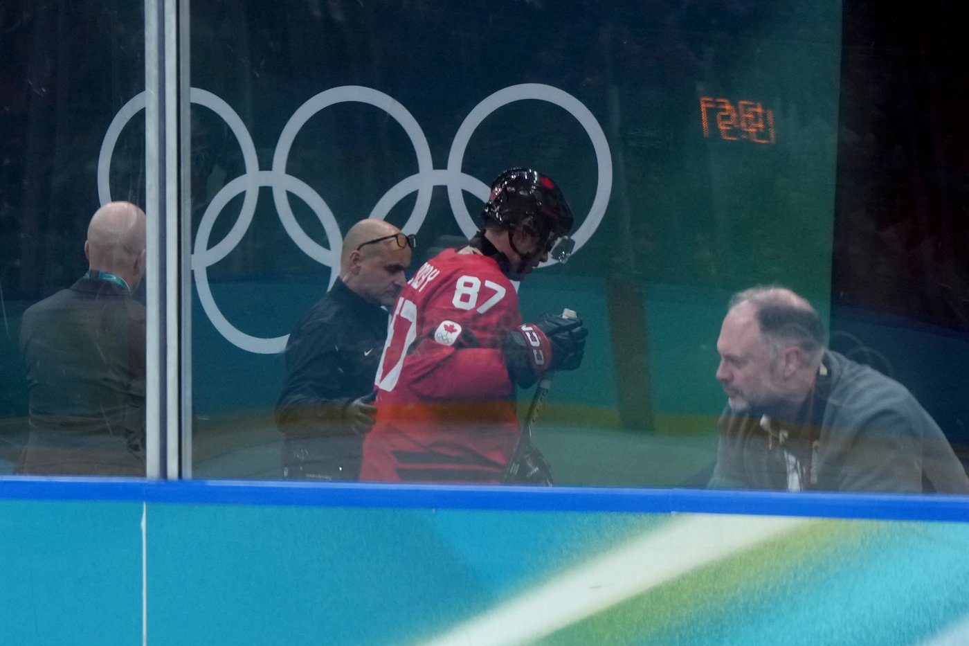 Penguins captain Sidney Crosby sidelined at least a month after Olympic injury | iNFOnews.ca