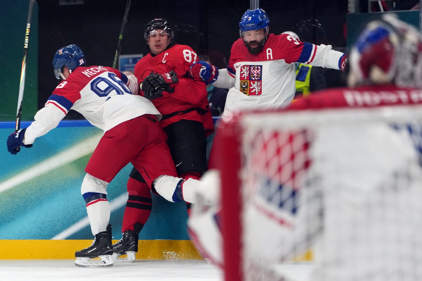 Penguins captain Sidney Crosby sidelined at least a month after Olympic injury | iNFOnews.ca