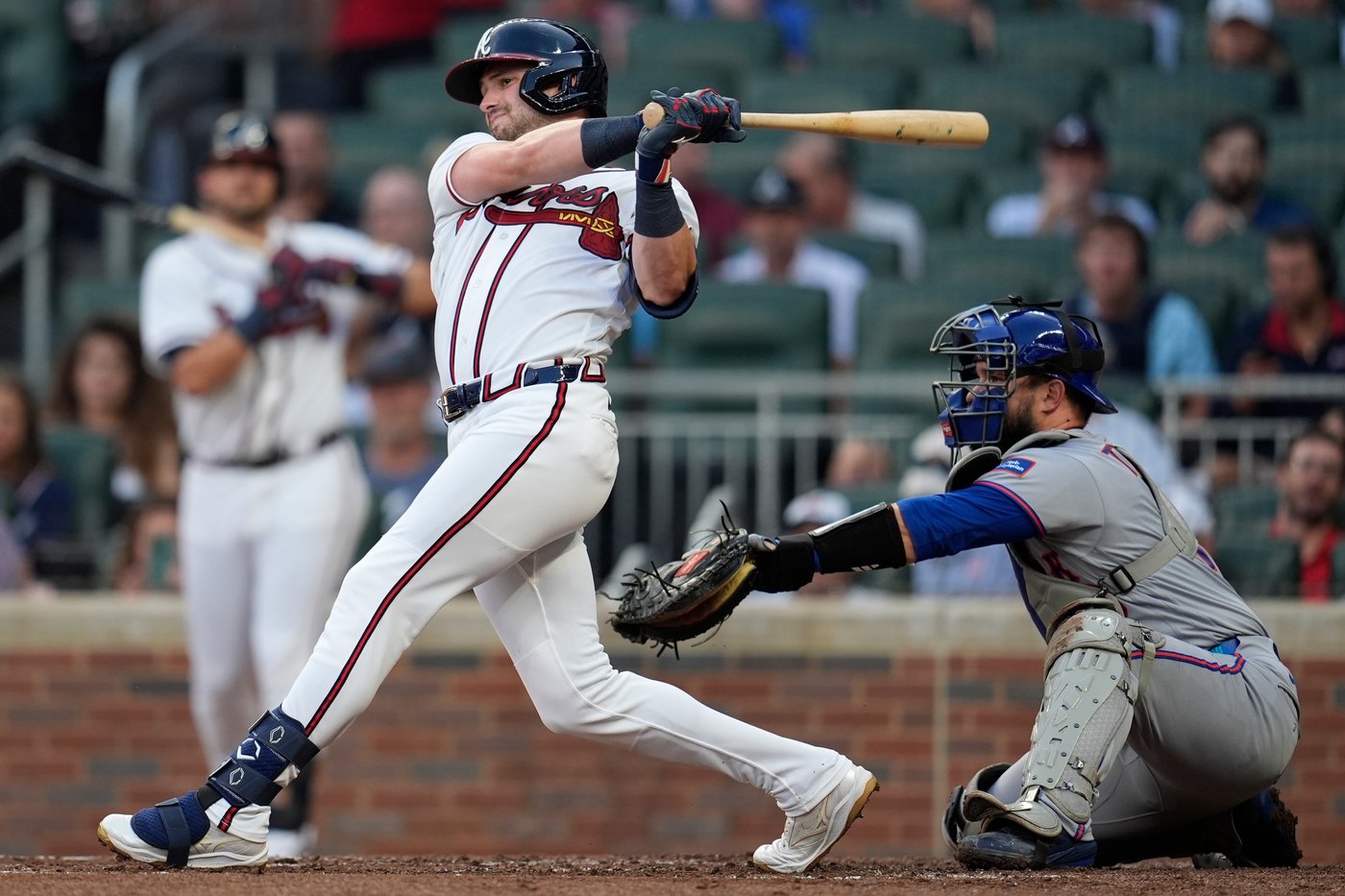 Thomas homers to back Mahle in the Braves' 6-3 victory over the Mets | iNFOnews.ca