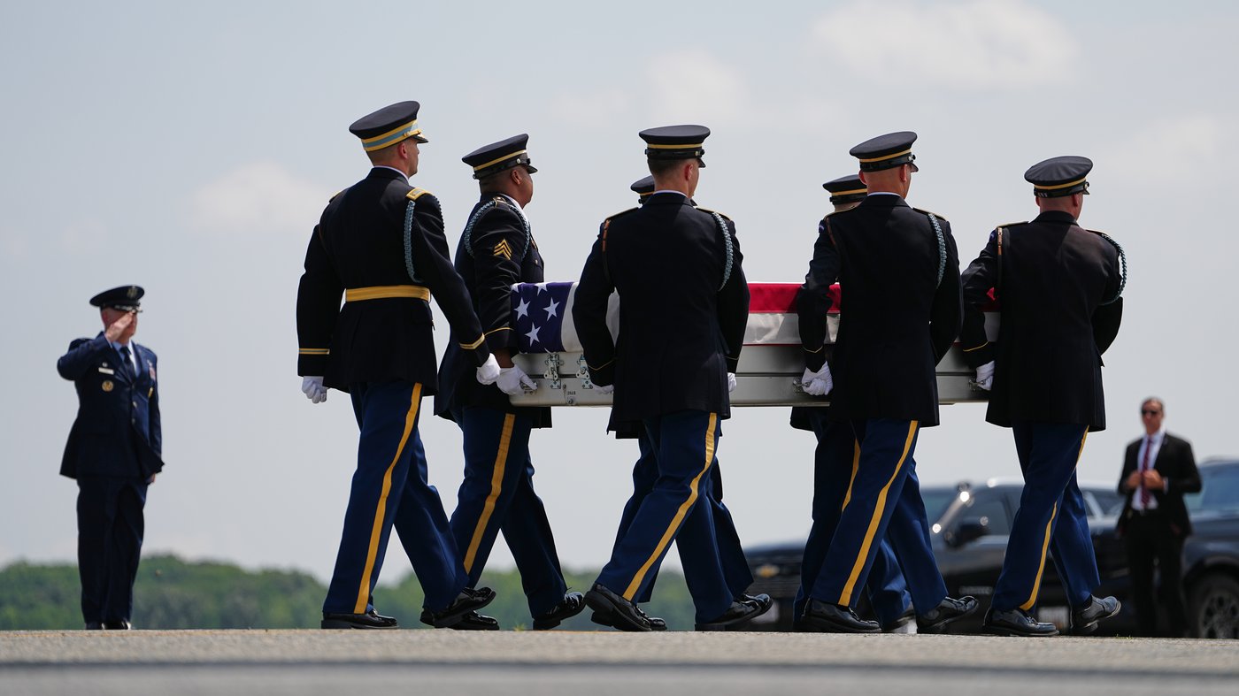 Trump pays respects to 4 US service members killed in the Middle East | iNFOnews.ca Trump pays respects to 4 US service members killed in the Middle East | iNFOnews.ca
