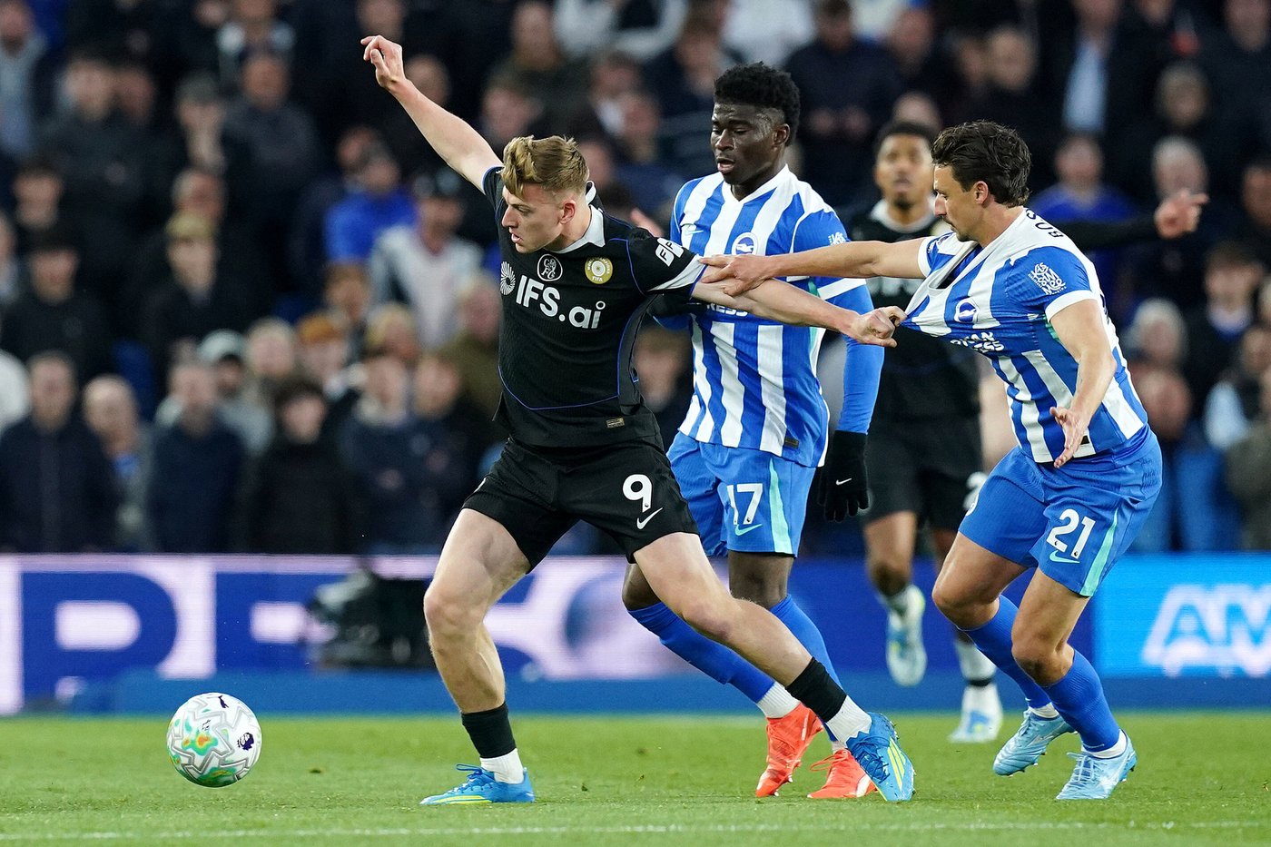 Chelsea loses to Brighton in 'indefensible' performance as Champions League hopes hang by a thread | iNFOnews.ca