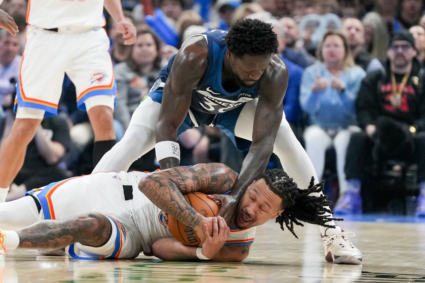 Gilgeous-Alexander keeps record 20-point streak alive as Thunder win 8th straight, beat Timberwolves | iNFOnews.ca