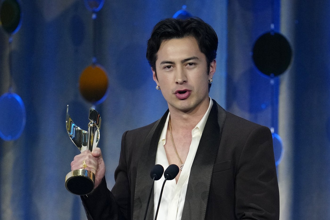 'Heated Rivalry' sets record at Screen Awards with 16 wins including best drama | iNFOnews.ca