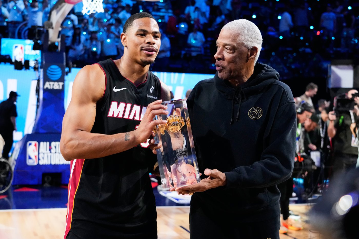 Heat's Keshad Johnson soars to a slam dunk title, edging Carter Bryant who had a perfect score | iNFOnews.ca