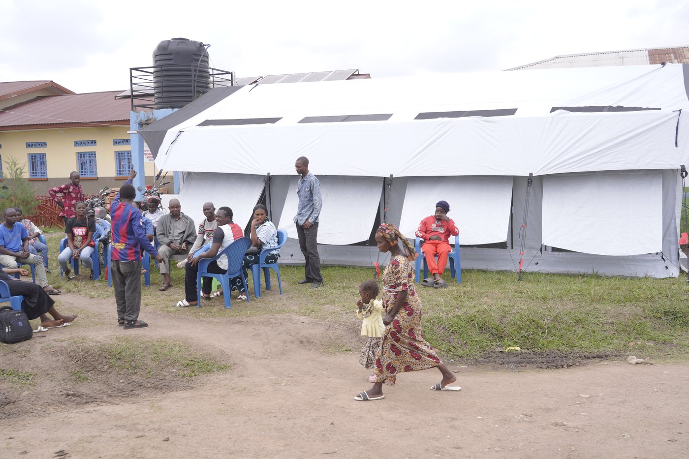 Workers at an Ebola treatment center in Congo strike over unpaid salaries and bonuses | iNFOnews.ca