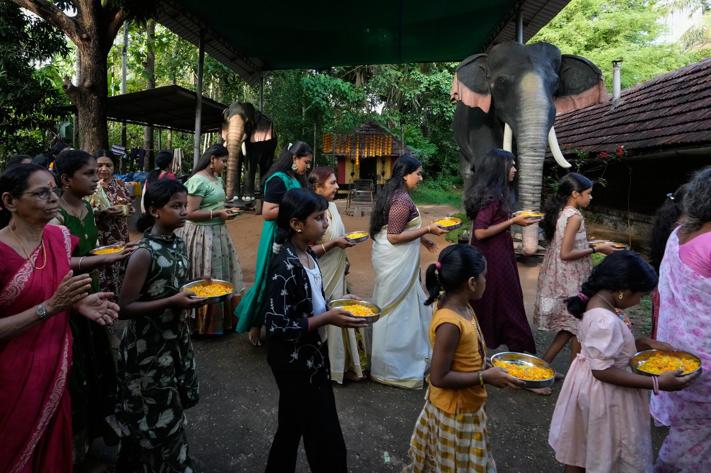 Robotic elephants are replacing live ones at Kerala temple festivals, in photos | iNFOnews.ca