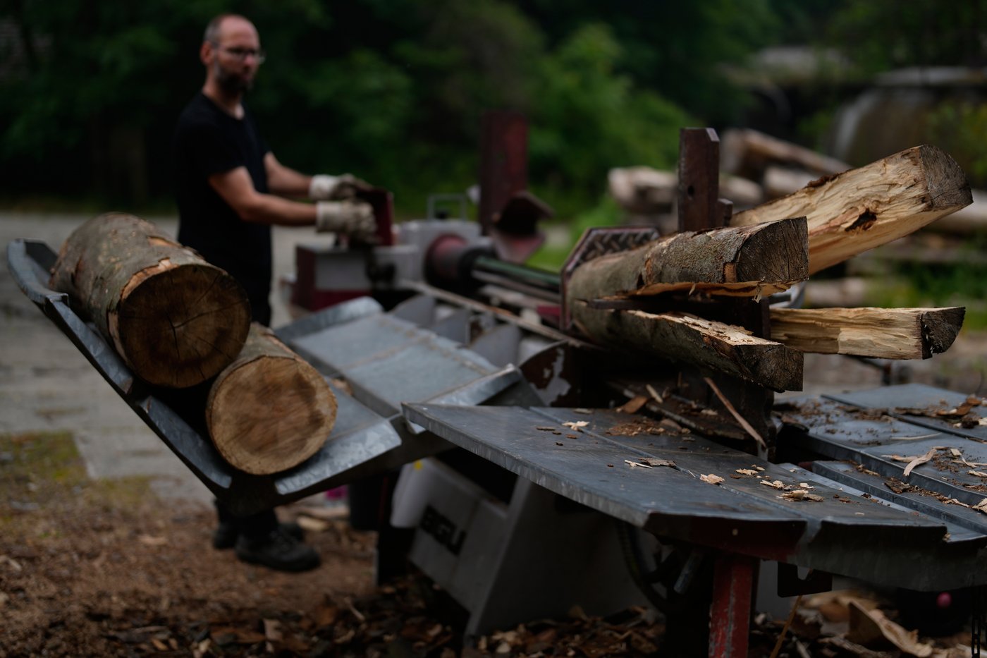 Brothers keep Germany’s ancient charcoal-burning tradition alive, in photos | iNFOnews.ca