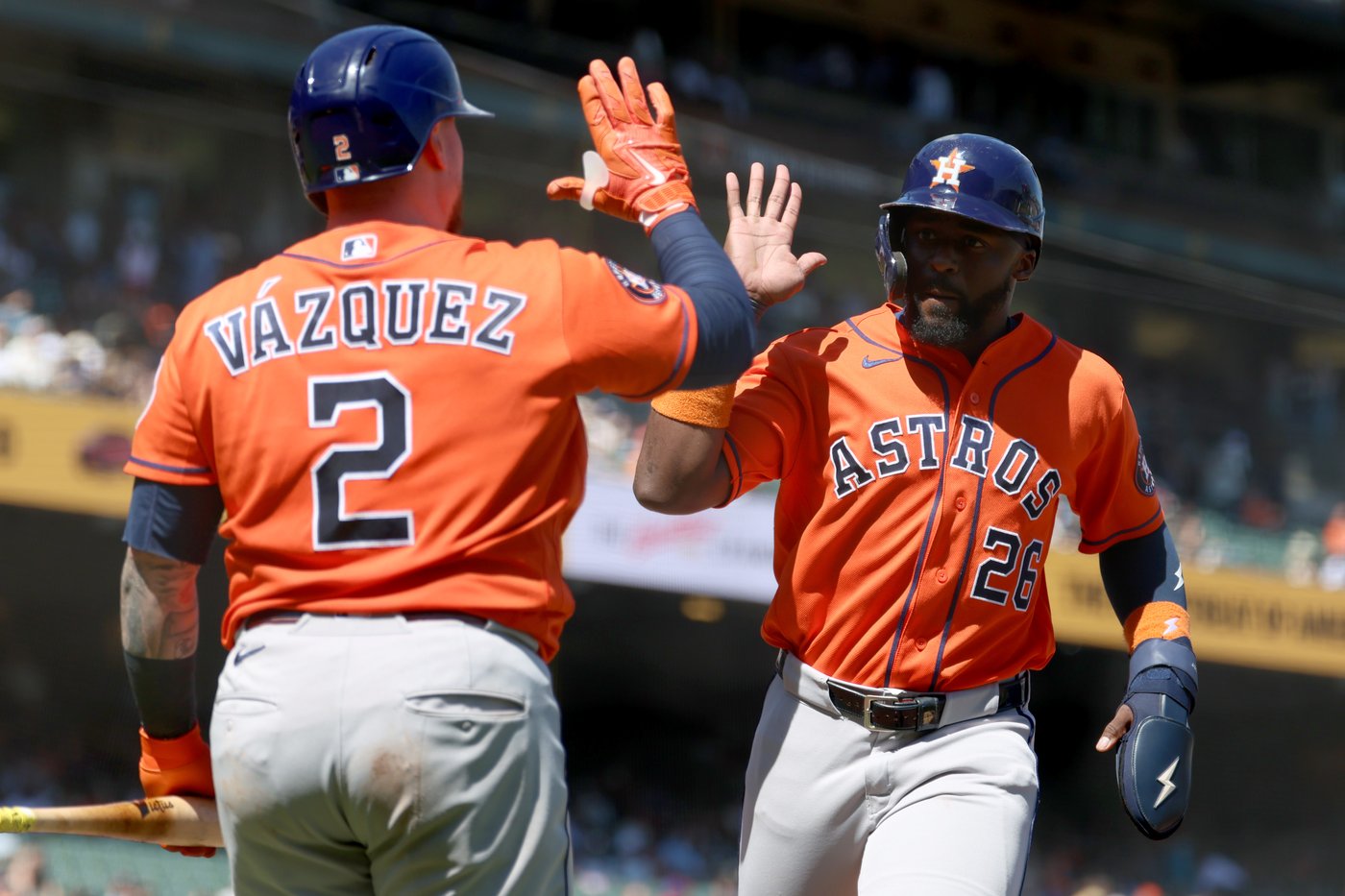 Allen hits go-ahead sacrifice fly, Houston bullpen allows just a run as Astros beat Giants 2-1 | iNFOnews.ca