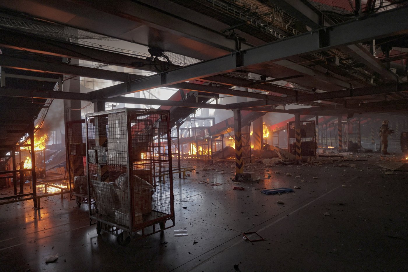 Ukrainian drones kill 5 in Russia and set fire to Wildberries warehouse | iNFOnews.ca