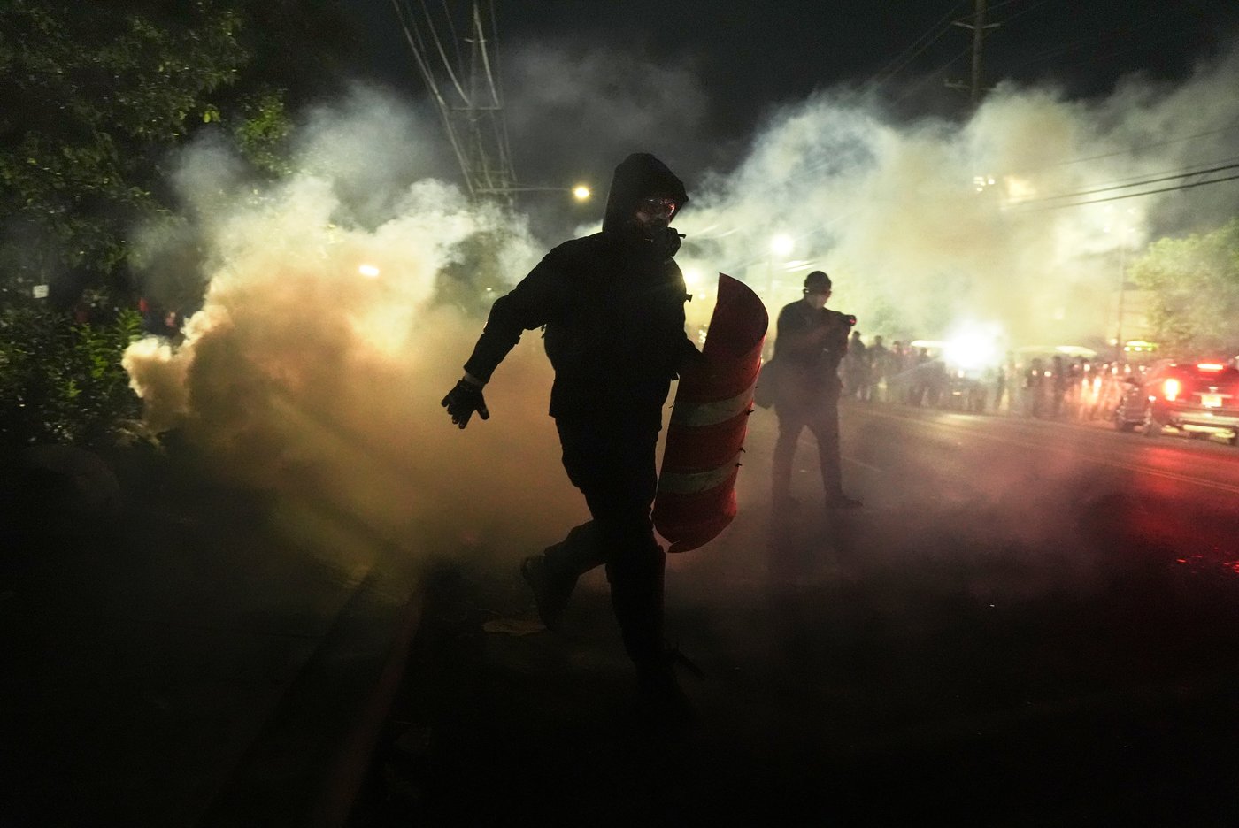 Newark mayor imposes curfew around Delaney Hall after clashes over immigration detention center | iNFOnews.ca
