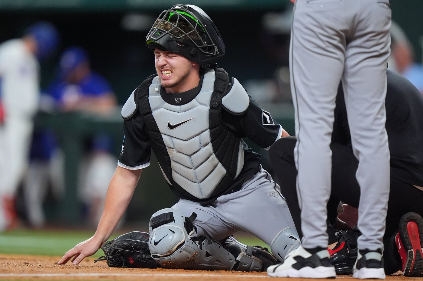 White Sox catcher Kyle Teel helped off field with left ankle injury and IL stint is likely | iNFOnews.ca