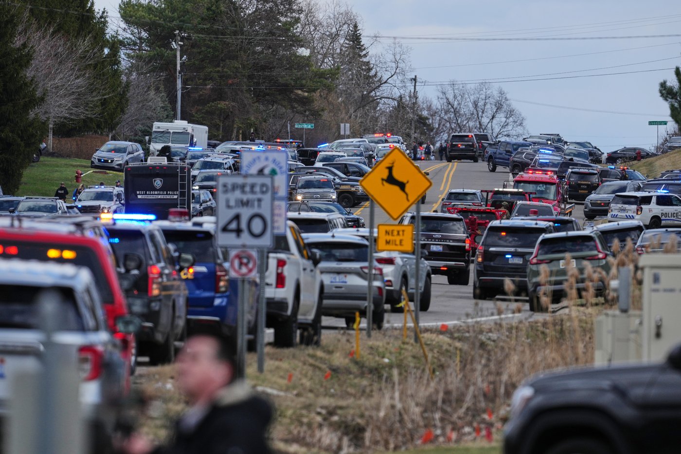 Armed man rammed vehicle into Michigan synagogue and was fatally shot by security, AP source says | iNFOnews.ca