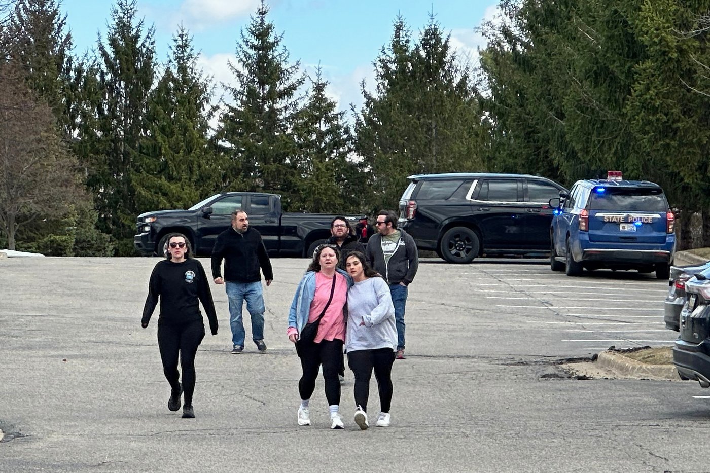 Armed man rammed vehicle into Michigan synagogue and was fatally shot by security, AP source says | iNFOnews.ca