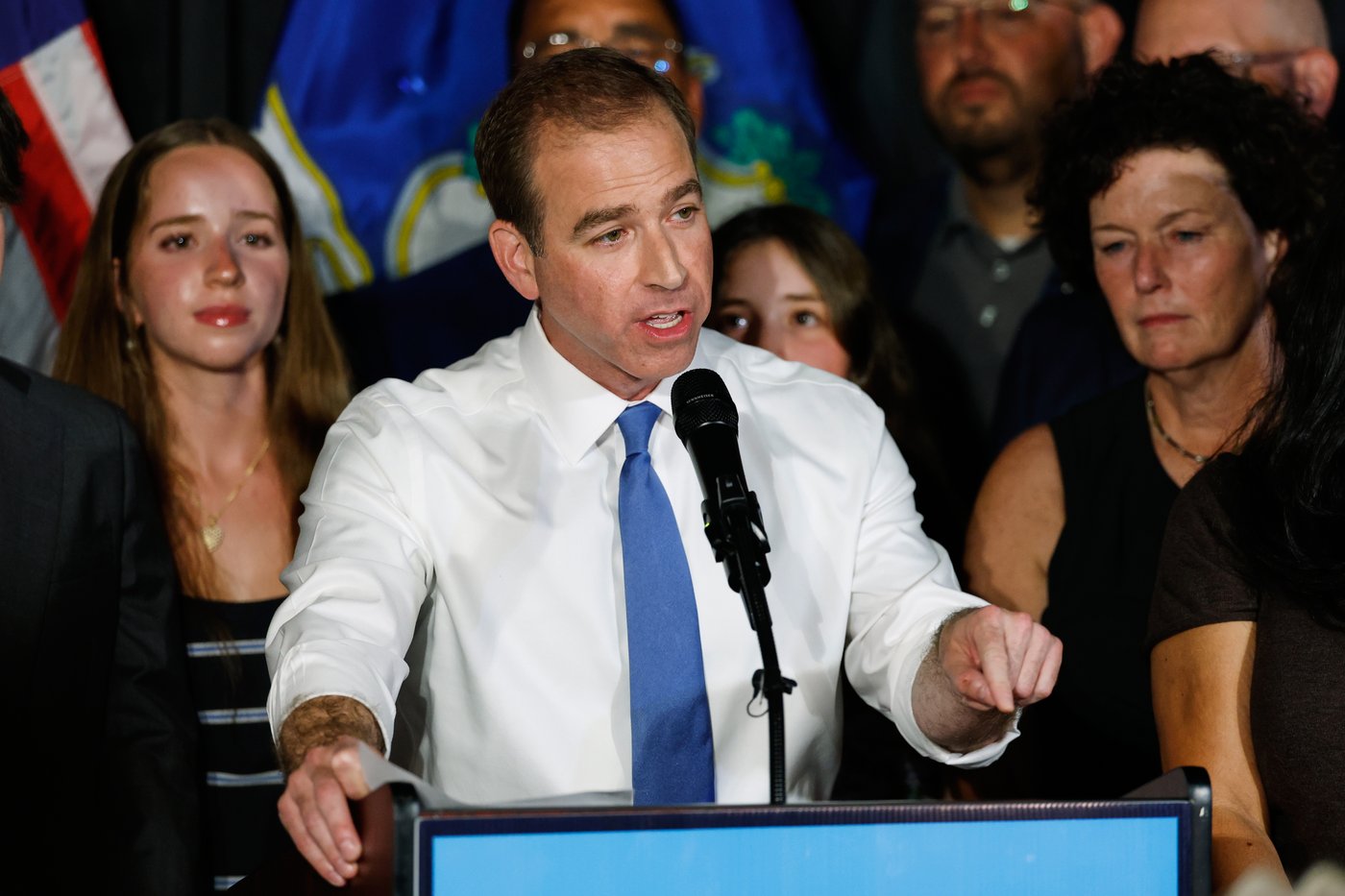 Former Mayor Luke Bronin wins Democratic primary in Connecticut, ousting U.S. Rep. John Larson | iNFOnews.ca Former Mayor Luke Bronin wins Democratic primary in Connecticut, ousting U.S. Rep. John Larson | iNFOnews.ca