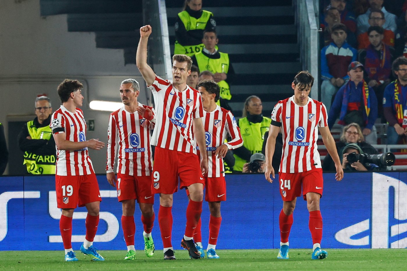 Atletico wins 2-0 at 10-man Barcelona in 1st leg of Champions League quarterfinal | iNFOnews.ca