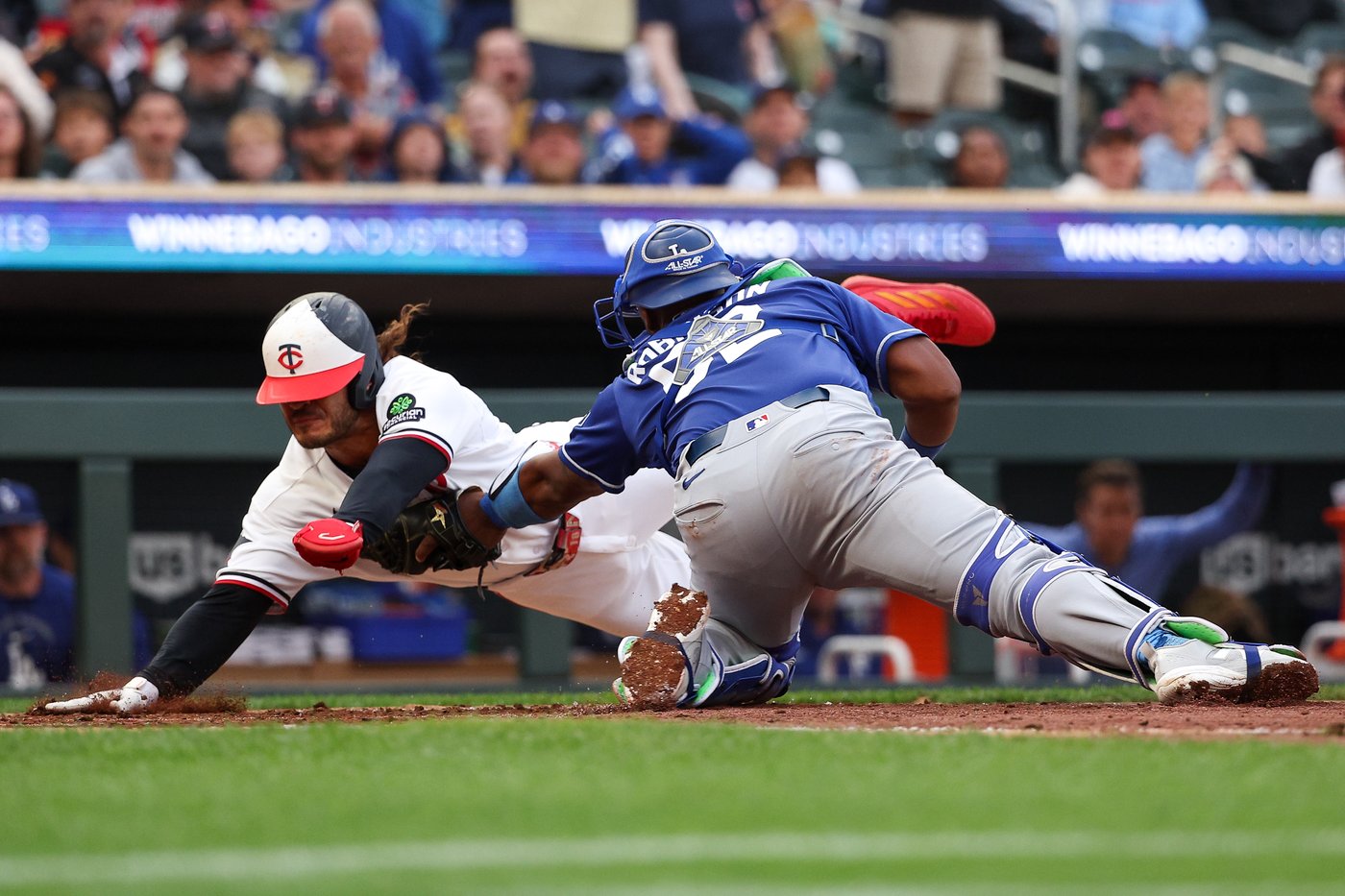 Dodgers pound out a season high-tying 17 hits in 12-3 win over Twins | iNFOnews.ca