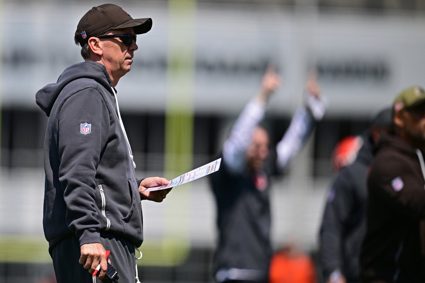 Sanders, Watson each get plenty of snaps with 1st team during Browns minicamp practice | iNFOnews.ca