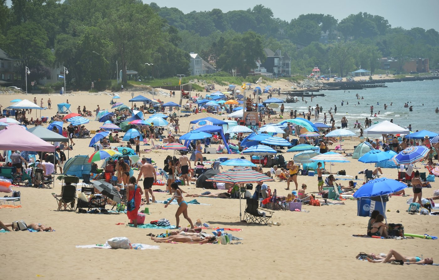 Forecasters cite 'dangerous' conditions as heat scorches Midwest while on its way to the East | iNFOnews.ca