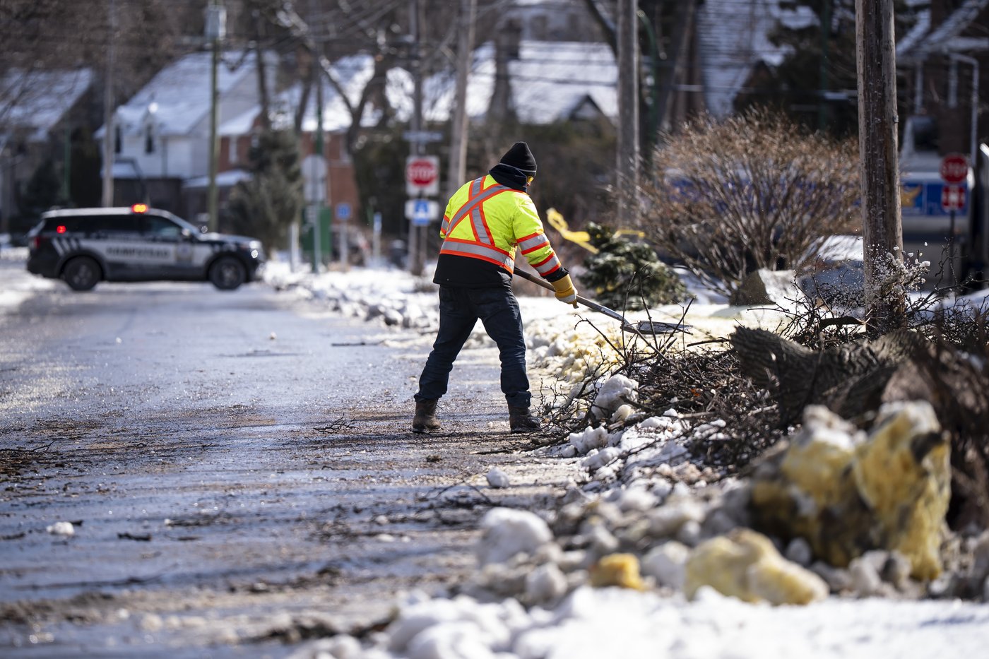 Strong winds leave thousands without power in Central Canada, Maritimes | iNFOnews.ca