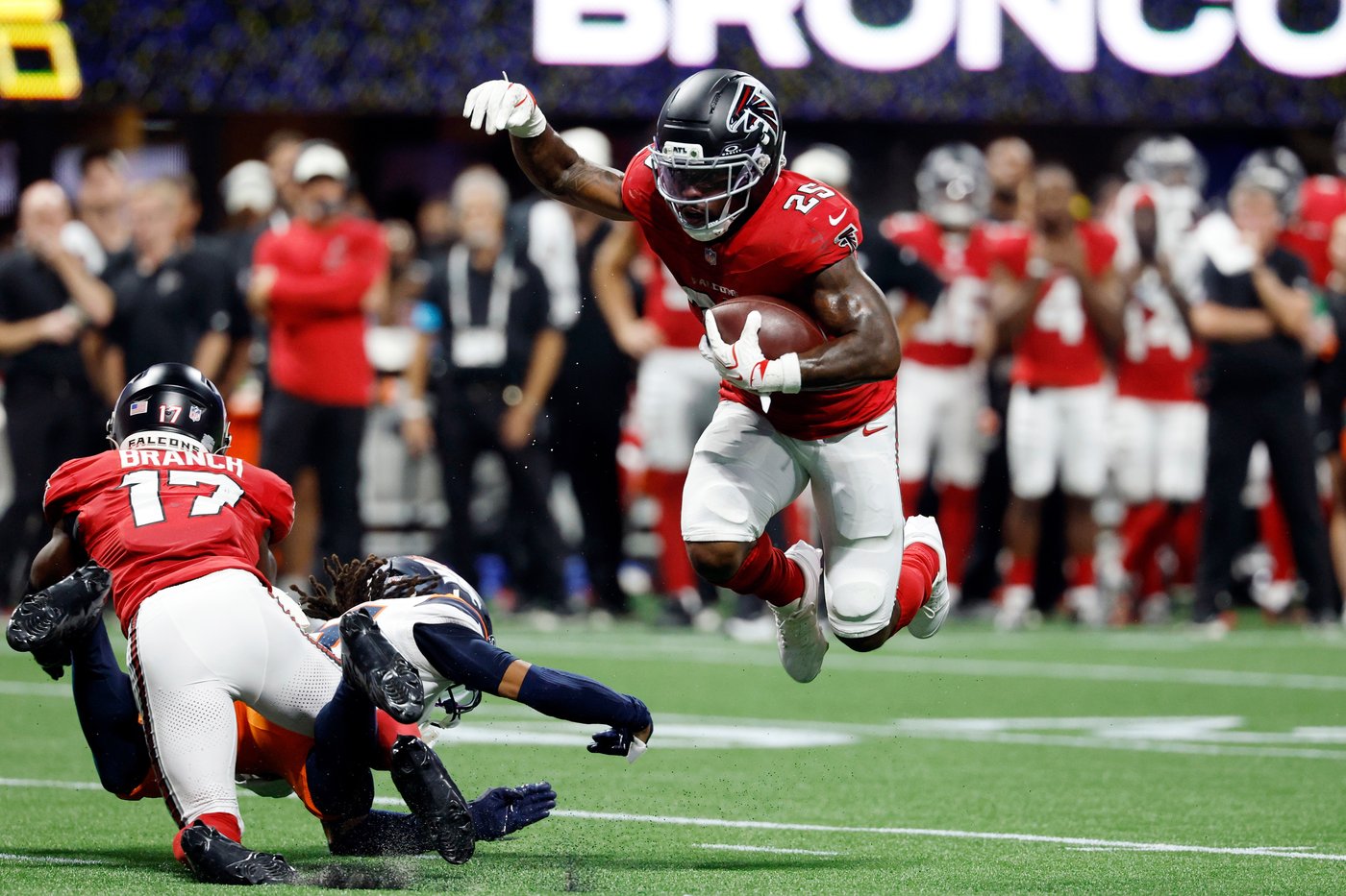 Barron returns pick 97 yards for a TD as Stidham leads Broncos to runaway 27-7 win over Falcons | iNFOnews.ca Barron returns pick 97 yards for a TD as Stidham leads Broncos to runaway 27-7 win over Falcons | iNFOnews.ca