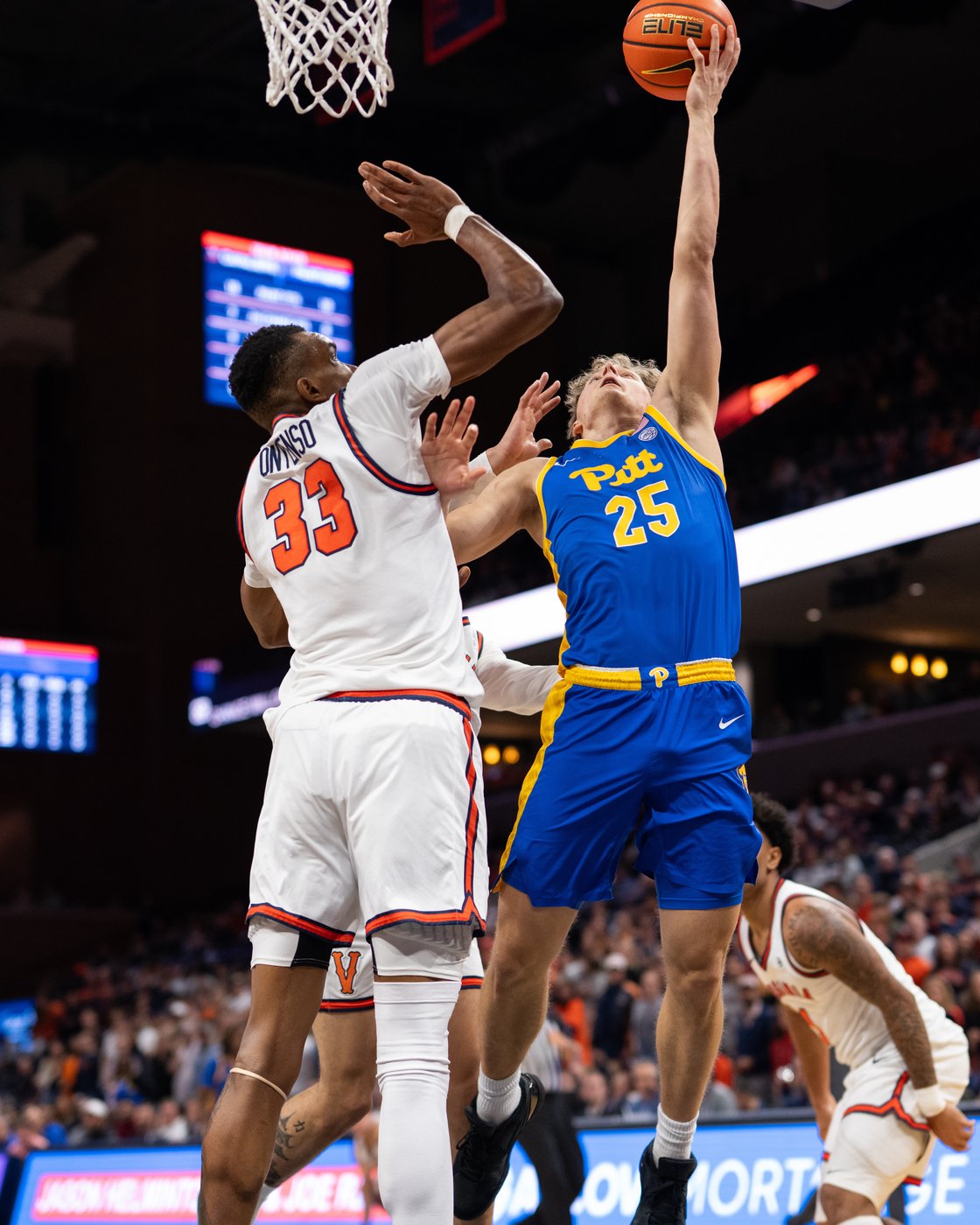 Sam Lewis, Thijs De Ridder lead No. 18 Virginia to 67-47 win over Pitt | iNFOnews.ca