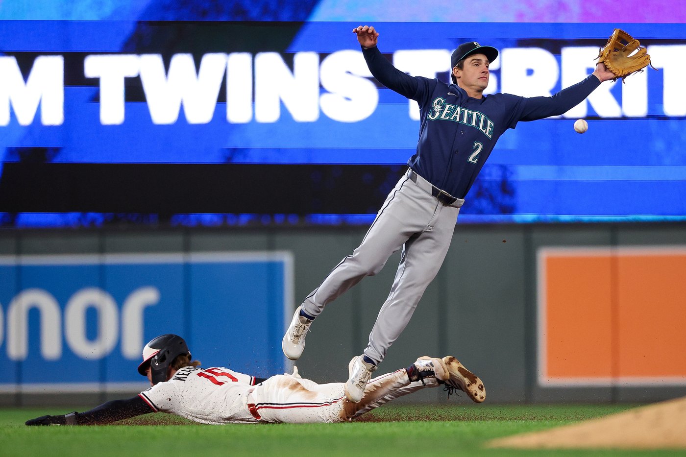 Julio Rodriguez has 3 doubles, Josh Naylor homers as Mariners beat Twins 7-1 | iNFOnews.ca