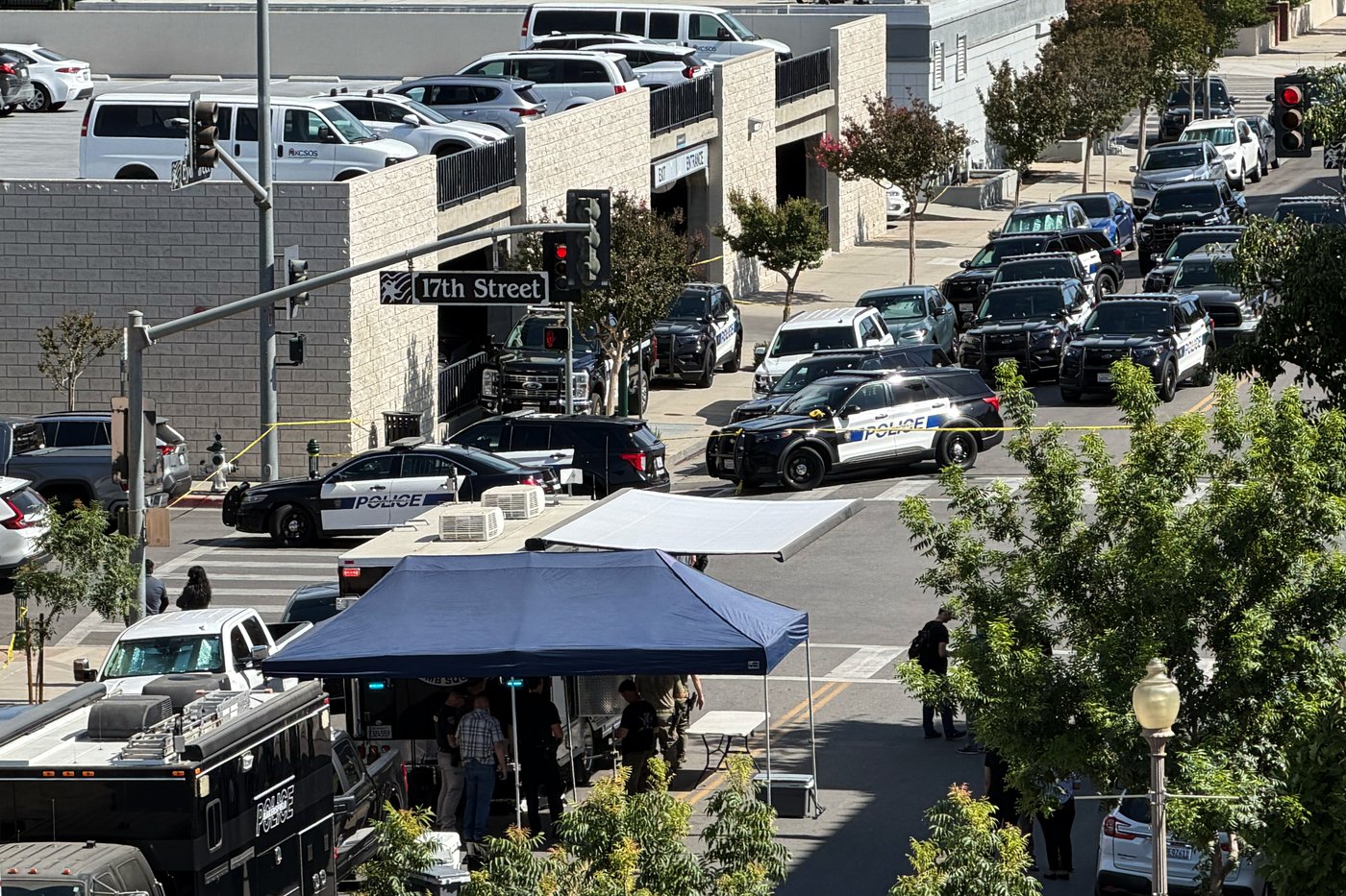 Police locked in negotiations with man in Bakersfield holding hostages | iNFOnews.ca