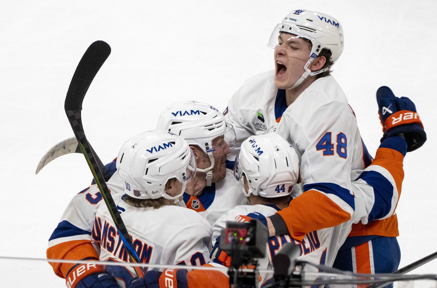 Islanders rookie sensation Matthew Schaefer steals the show against Canadiens | iNFOnews.ca