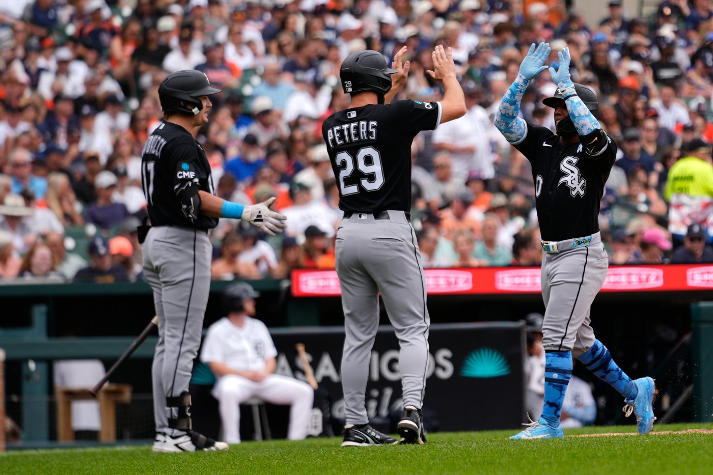 Dingler's late RBIs, Vierling's bloop single help Tigers sweep White Sox 5-4 in 10 innings | iNFOnews.ca