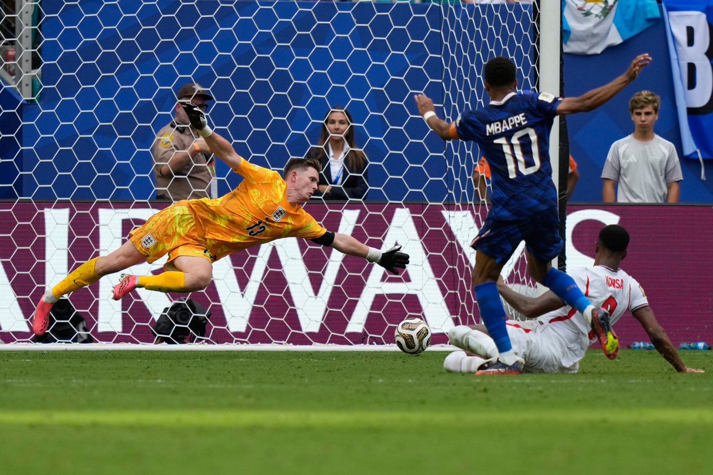 Kylian Mbappé passes Lionel Messi for career World Cup scoring record with 22 goals | iNFOnews.ca Kylian Mbappé passes Lionel Messi for career World Cup scoring record with 22 goals | iNFOnews.ca