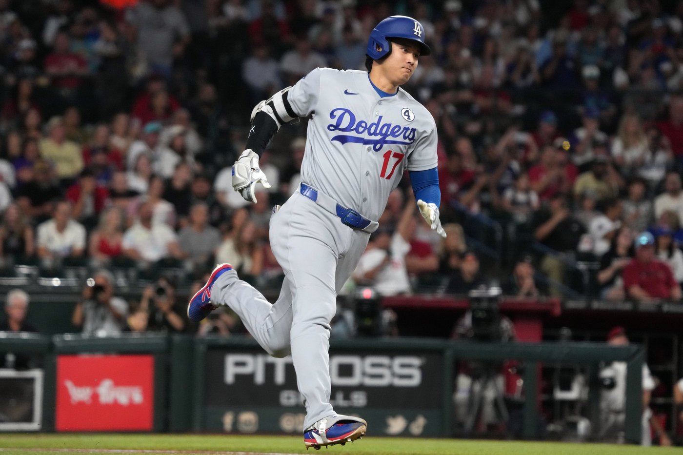 Ohtani stays hot, Freeman hits 2-run homer and the Dodgers beat the D-backs 6-5 | iNFOnews.ca