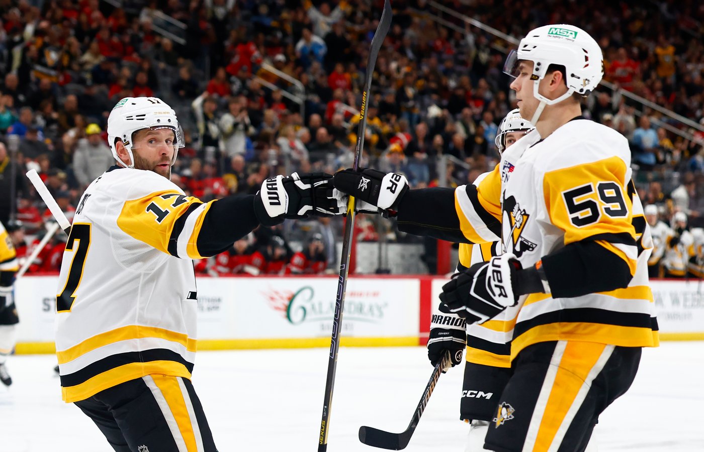 Malkin, Crosby and Letang help the Penguins beat the Devils to clinch a playoff spot | iNFOnews.ca
