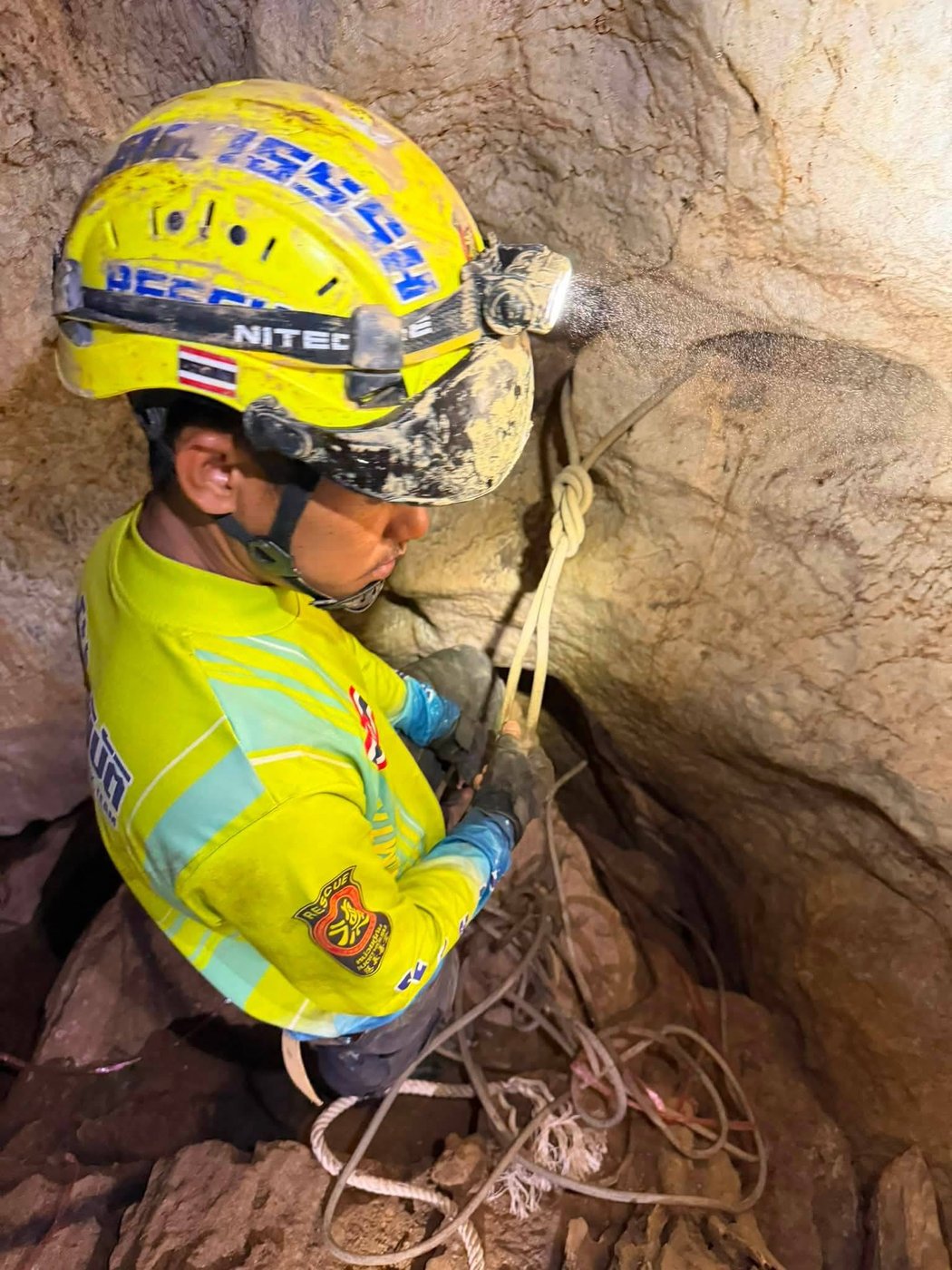 Divers find 5 villagers alive in a flooded cave in Laos after more than a week trapped in darkness | iNFOnews.ca